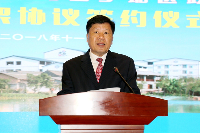 中共西乡塘区委书记廖伟福讲话学校党委常委,副校长陈应鑫与西乡塘区